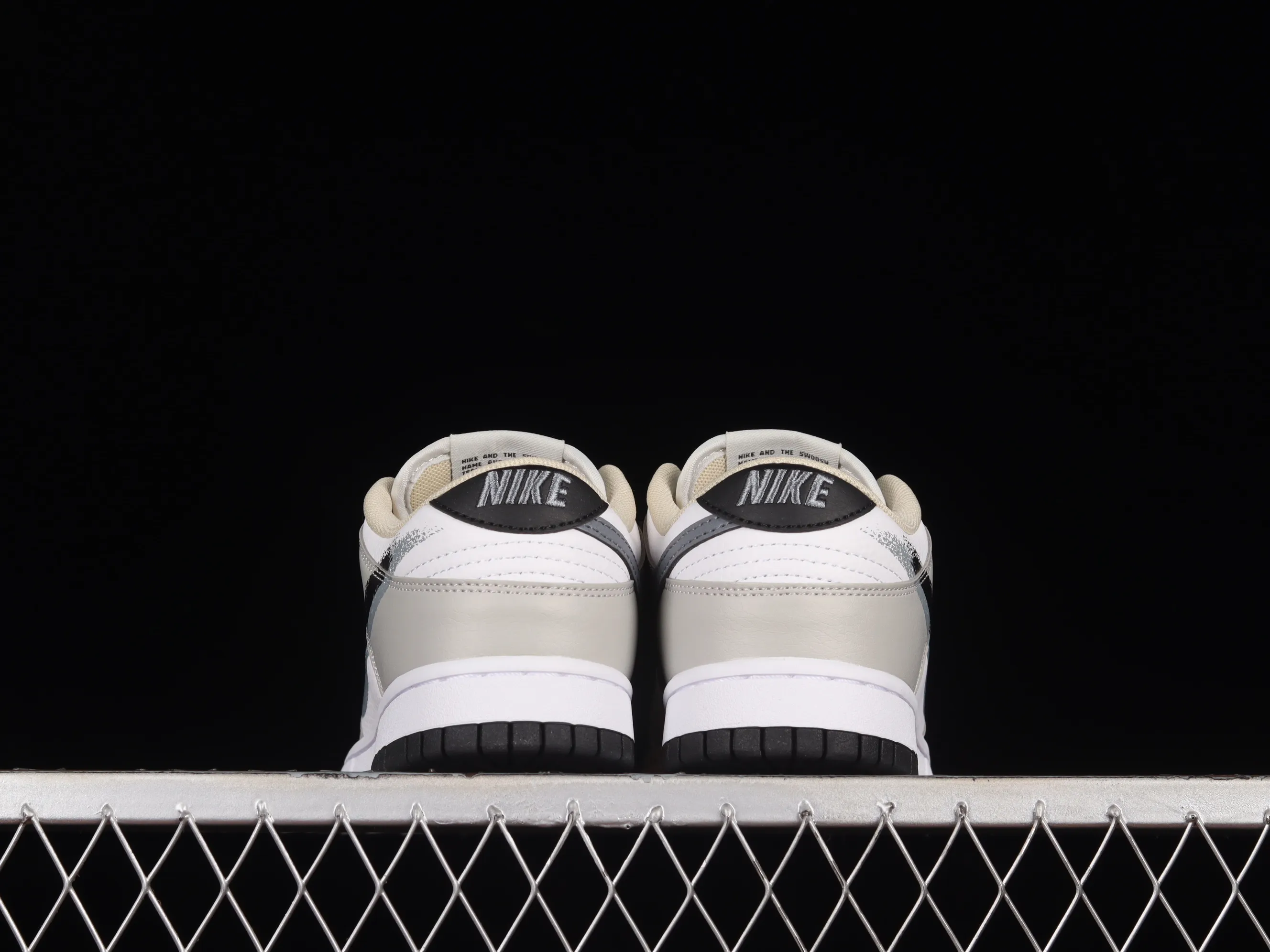 All Categories Nk SB Dunk Series Nk SB Dunk Low Low-top sneakers Nk Dunk Low "Spray Paint" Sage spray-painted double hook SB low-top sports and leisure sneakers FD0661-100